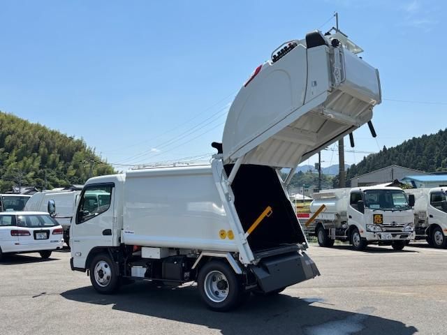 MITSUBISHI CANTER 2025 Image 31