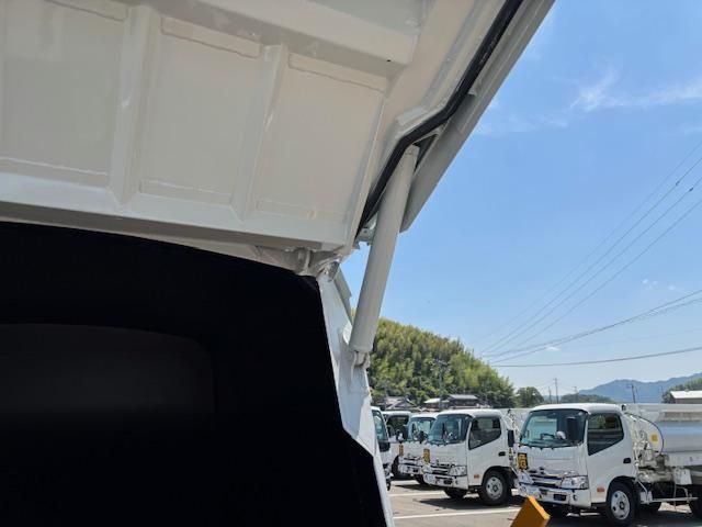 MITSUBISHI CANTER 2025 Image 31