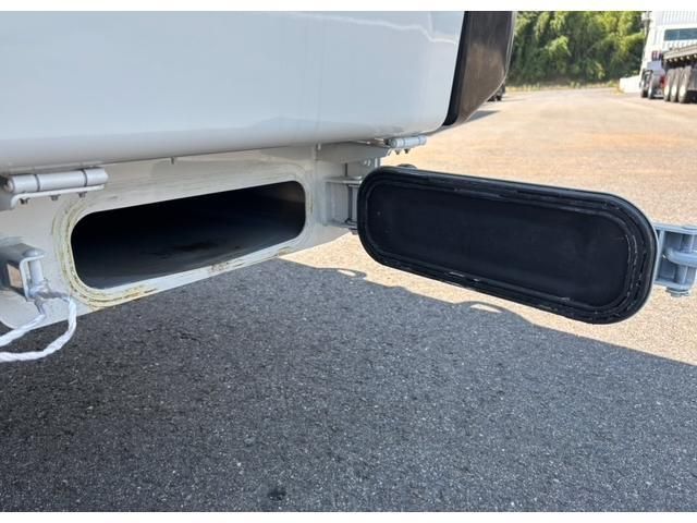 MITSUBISHI CANTER 2025 Image 31