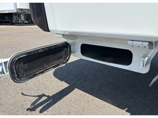 MITSUBISHI CANTER 2025 Image 31