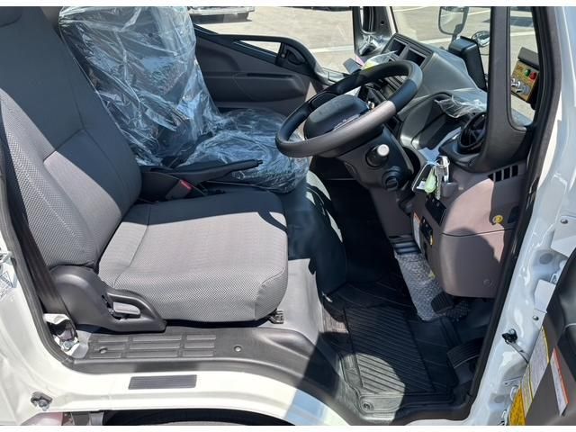 MITSUBISHI CANTER 2025 Image 31