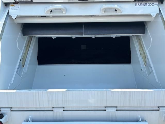 MITSUBISHI CANTER 2025 Image 31