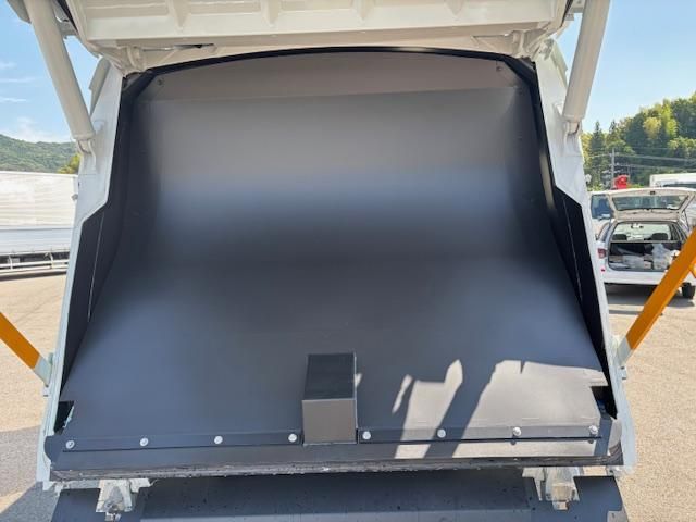 MITSUBISHI CANTER 2025 Image 31