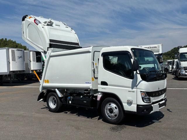 MITSUBISHI CANTER 2025 Image 31
