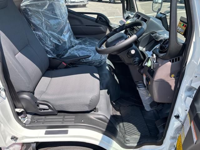 MITSUBISHI CANTER 2025 Image 31