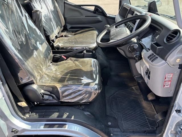 MITSUBISHI CANTER 2023 Image 31