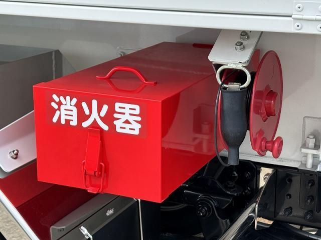 MITSUBISHI CANTER 2025 Image 31