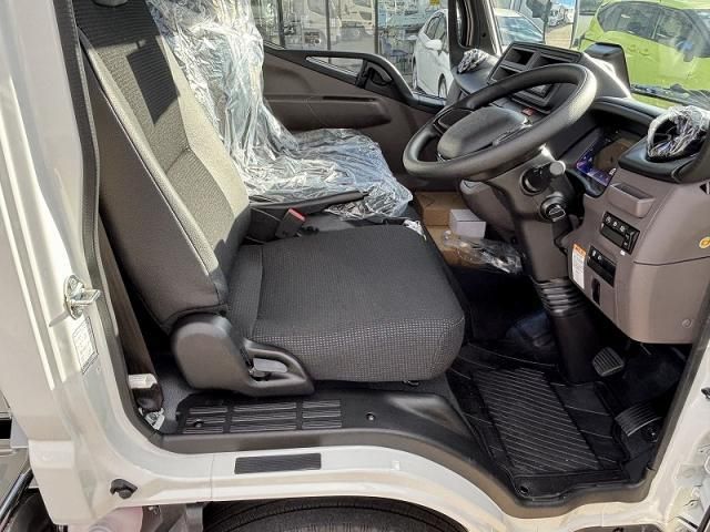 MITSUBISHI CANTER 2025 Image 31