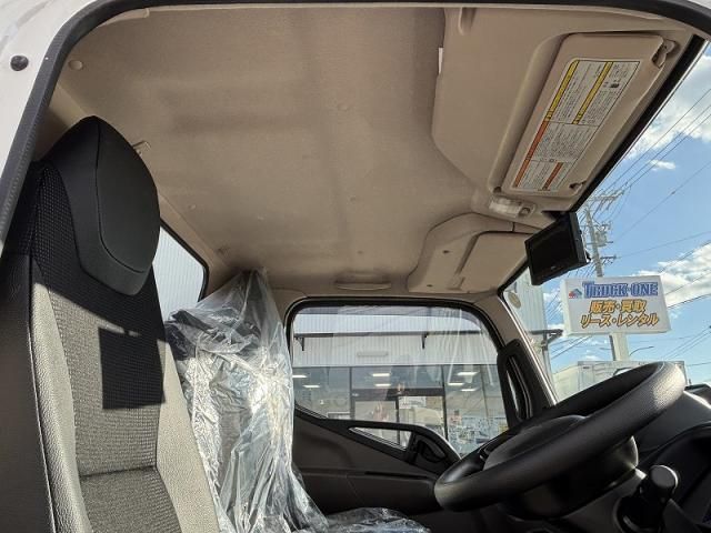 MITSUBISHI CANTER 2025 Image 31