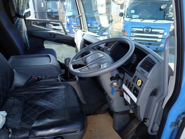 MITSUBISHI FUSOU FIGHTER 2014 Image 31