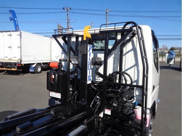 MITSUBISHI CANTER 2024 Image 31