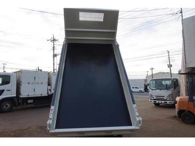 HINO DUTRO 2019 Image 31