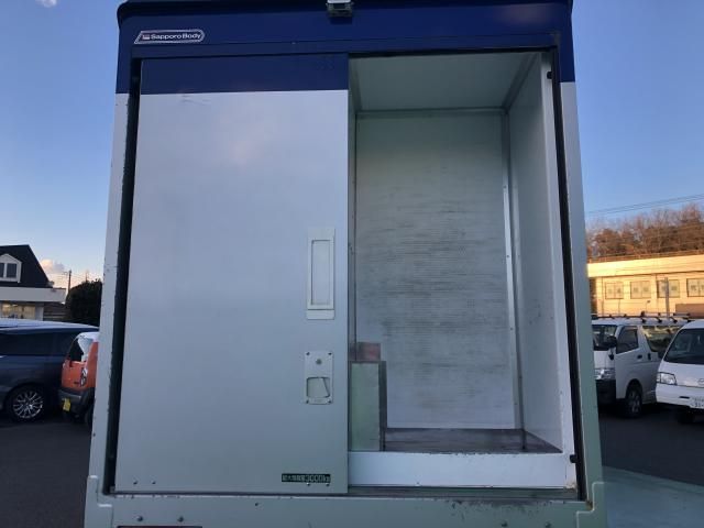 HINO DUTRO 2015 Image 31