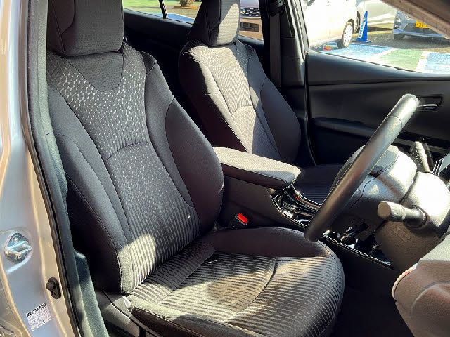 TOYOTA PRIUS 2018 Image 31