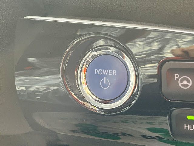 TOYOTA PRIUS 2018 Image 31