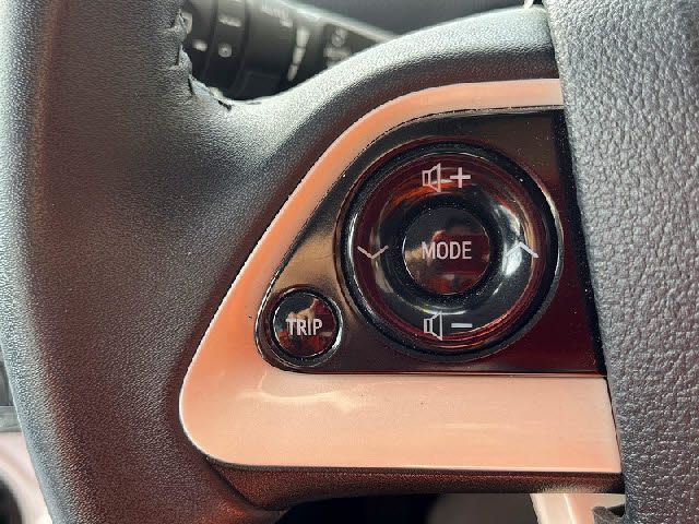 TOYOTA PRIUS 2018 Image 31