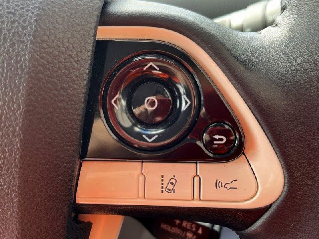 TOYOTA PRIUS 2018 Image 31