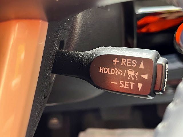 TOYOTA PRIUS 2018 Image 31