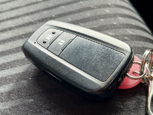 TOYOTA PRIUS 2018 Image 31