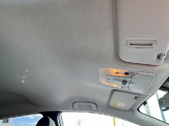 TOYOTA PRIUS 2018 Image 31