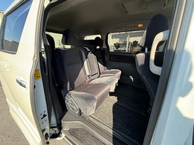 TOYOTA VELLFIRE 2011 Image 31