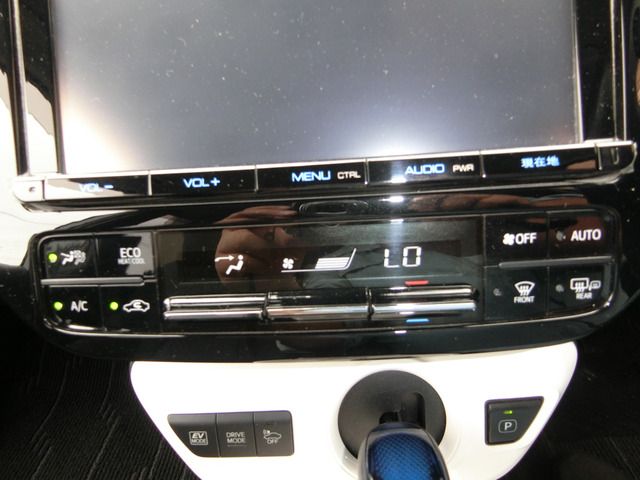 TOYOTA PRIUS 2016 Image 31