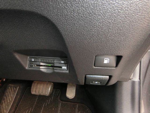 TOYOTA PRIUS 2016 Image 31