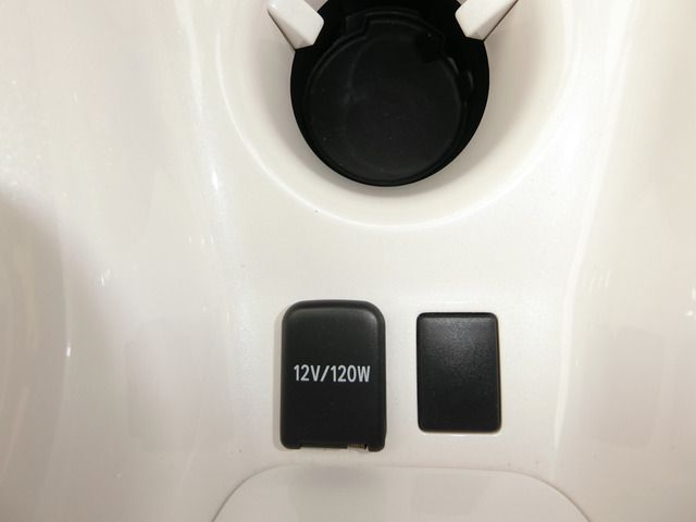 TOYOTA PRIUS 2016 Image 31