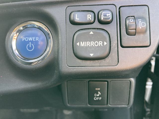 TOYOTA AQUA 2013 Image 31