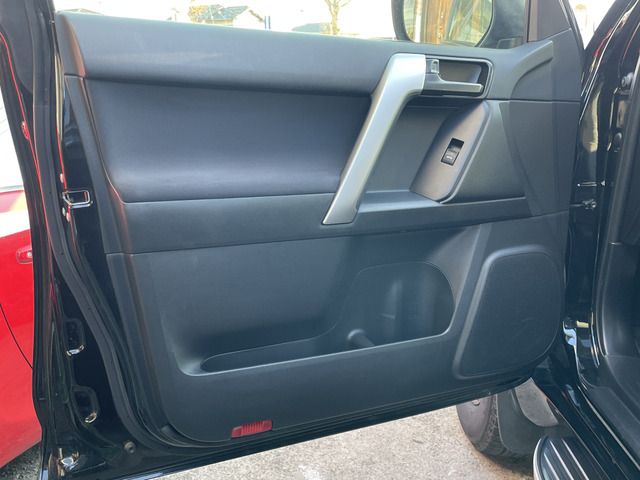 TOYOTA LANDCRUISER PRADO 2015 Image 31