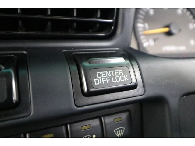 TOYOTA LANDCRUISER WAGON 1993 Image 31