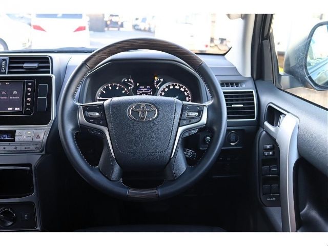 TOYOTA LANDCRUISER PRADO 2022 Image 31