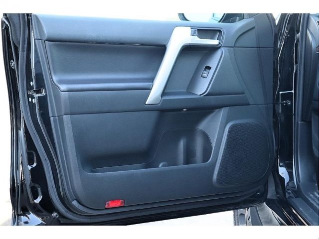 TOYOTA LANDCRUISER PRADO 2022 Image 31