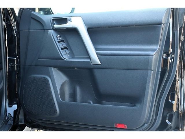 TOYOTA LANDCRUISER PRADO 2022 Image 31
