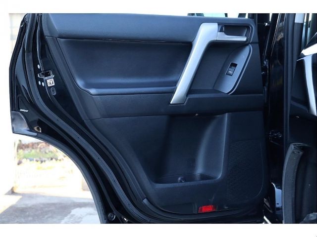 TOYOTA LANDCRUISER PRADO 2022 Image 31