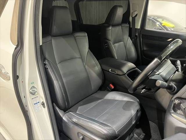 TOYOTA ALPHARD HYBRID 4WD 2018 Image 31