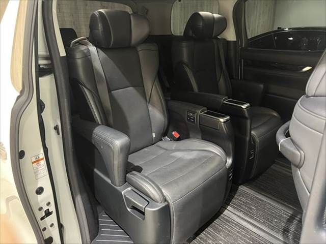 TOYOTA ALPHARD HYBRID 4WD 2018 Image 31