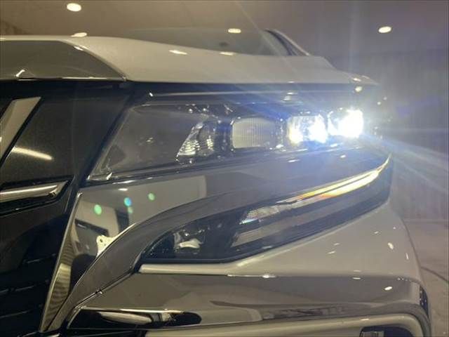 TOYOTA ALPHARD HYBRID 4WD 2018 Image 31