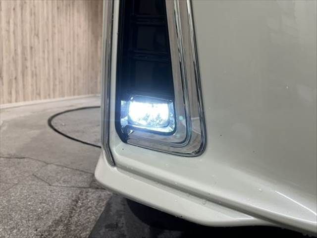 TOYOTA ALPHARD HYBRID 4WD 2018 Image 31