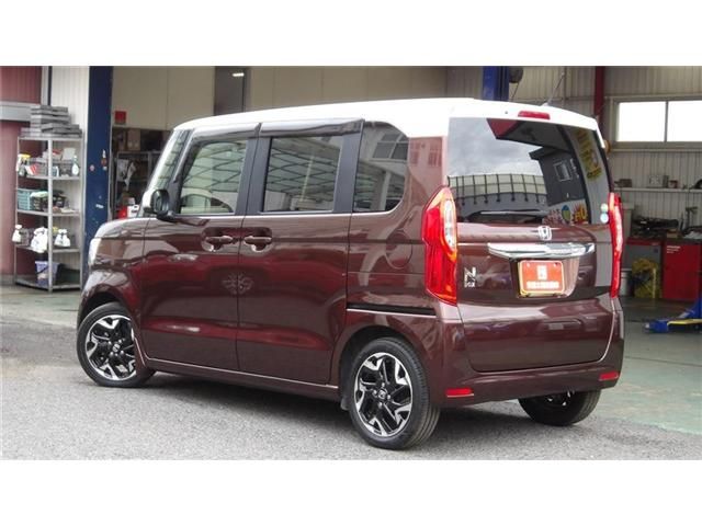 HONDA N BOX 2017 Image 31