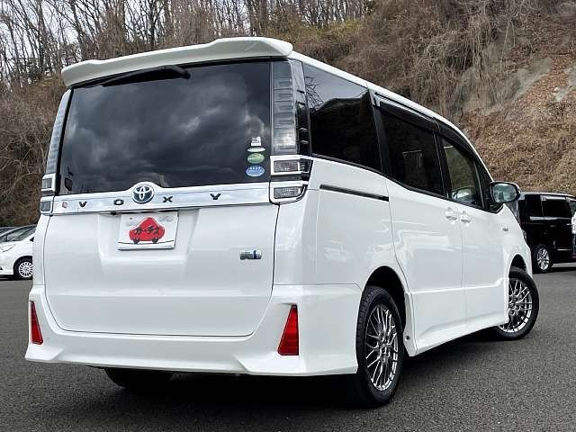 TOYOTA VOXY HYBRID 2017 Image 31