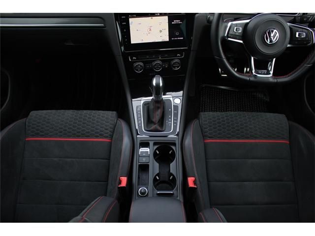 VOLKSWAGEN GOLF GTI 2019 Image 31