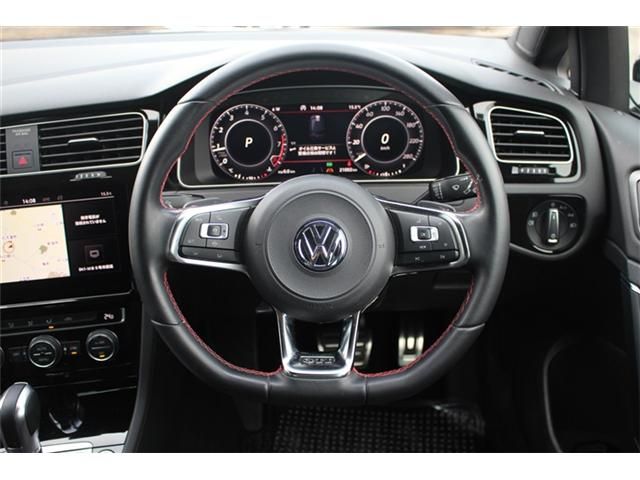 VOLKSWAGEN GOLF GTI 2019 Image 31