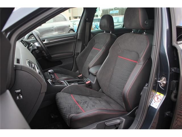 VOLKSWAGEN GOLF GTI 2019 Image 31