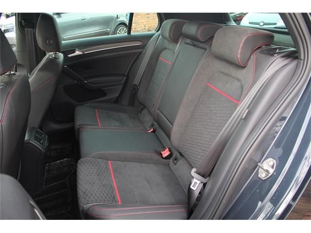 VOLKSWAGEN GOLF GTI 2019 Image 31