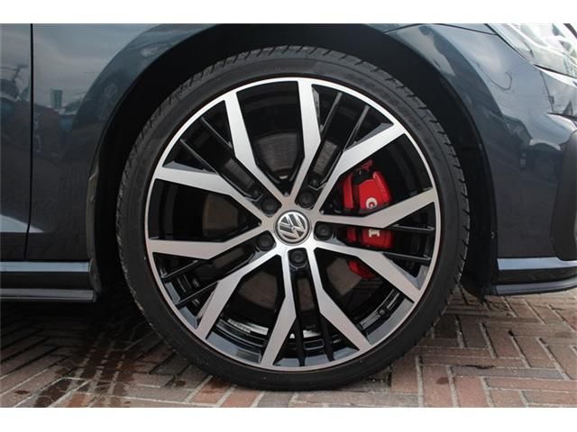 VOLKSWAGEN GOLF GTI 2019 Image 31