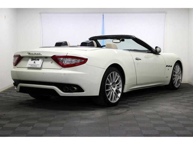 MASERATI GRANCABRIO 2011 Image 31