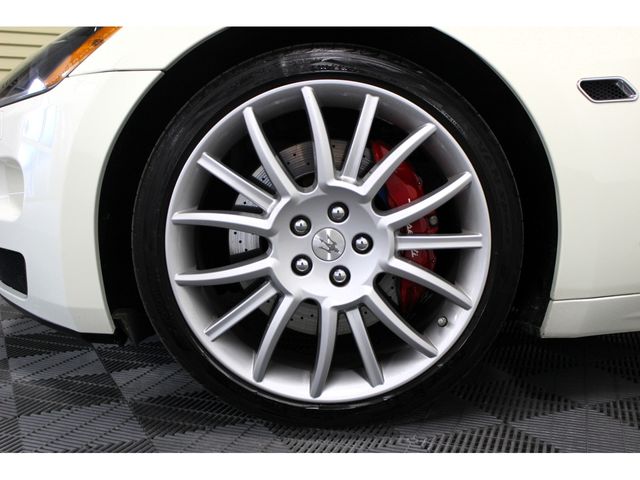 MASERATI GRANCABRIO 2011 Image 31