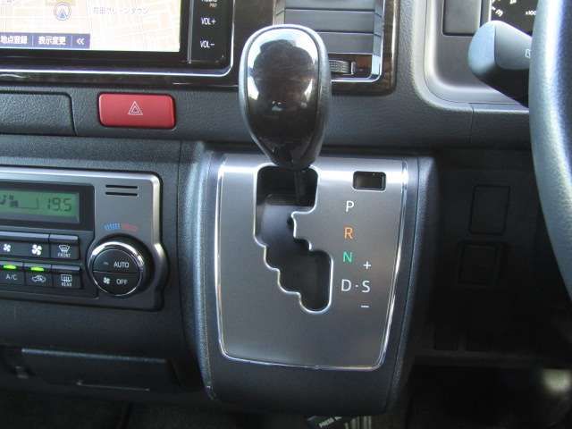 TOYOTA HIACE VAN 2WD 2019 Image 31