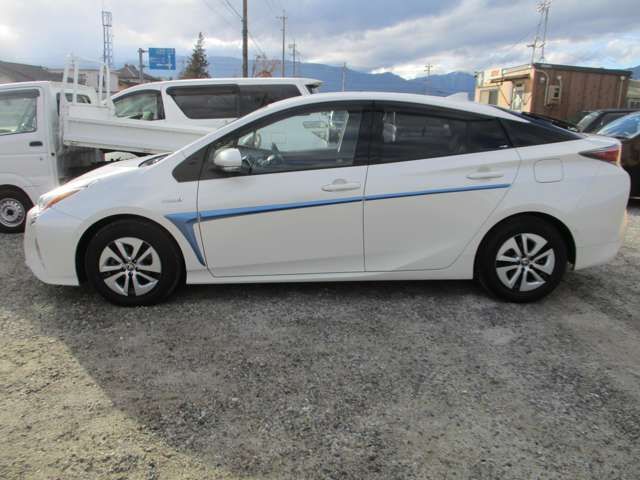 TOYOTA PRIUS 2016 Image 31